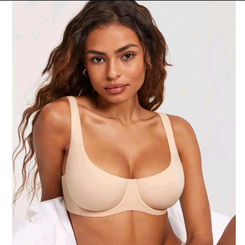 NWT Dobreva Unlined Balconette Bra